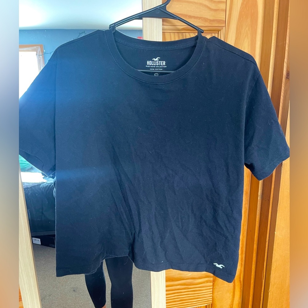 🦅 HOLLISTER WOMANS SIZE .L. CLASSIC T🦅